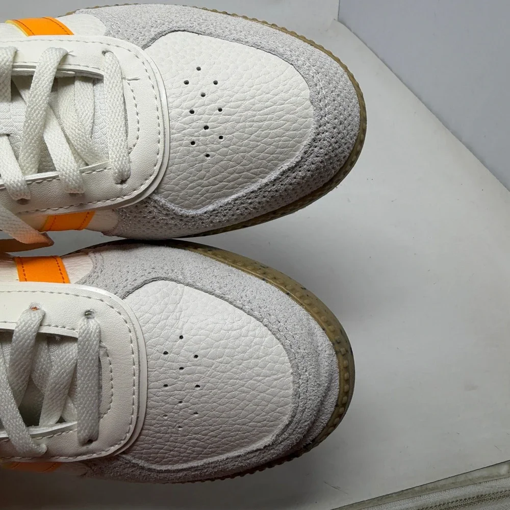 Adidas Sneakers Mens 9.5 IH7753 White Orange Snakeskin Texture Gum Sole EUC